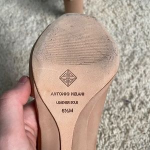 Beautiful Antonio Melani dress shoe